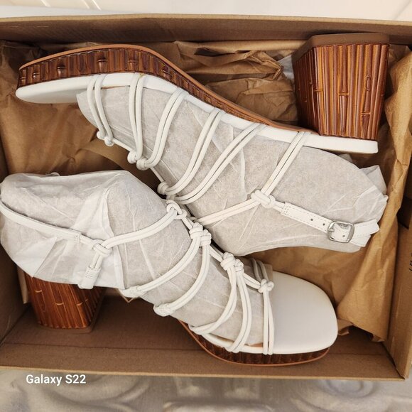 Lucky Brand " Bassie" Bright White Goat Nubuck Sandals. NIB. Size 7.5 - Picture 10 of 12